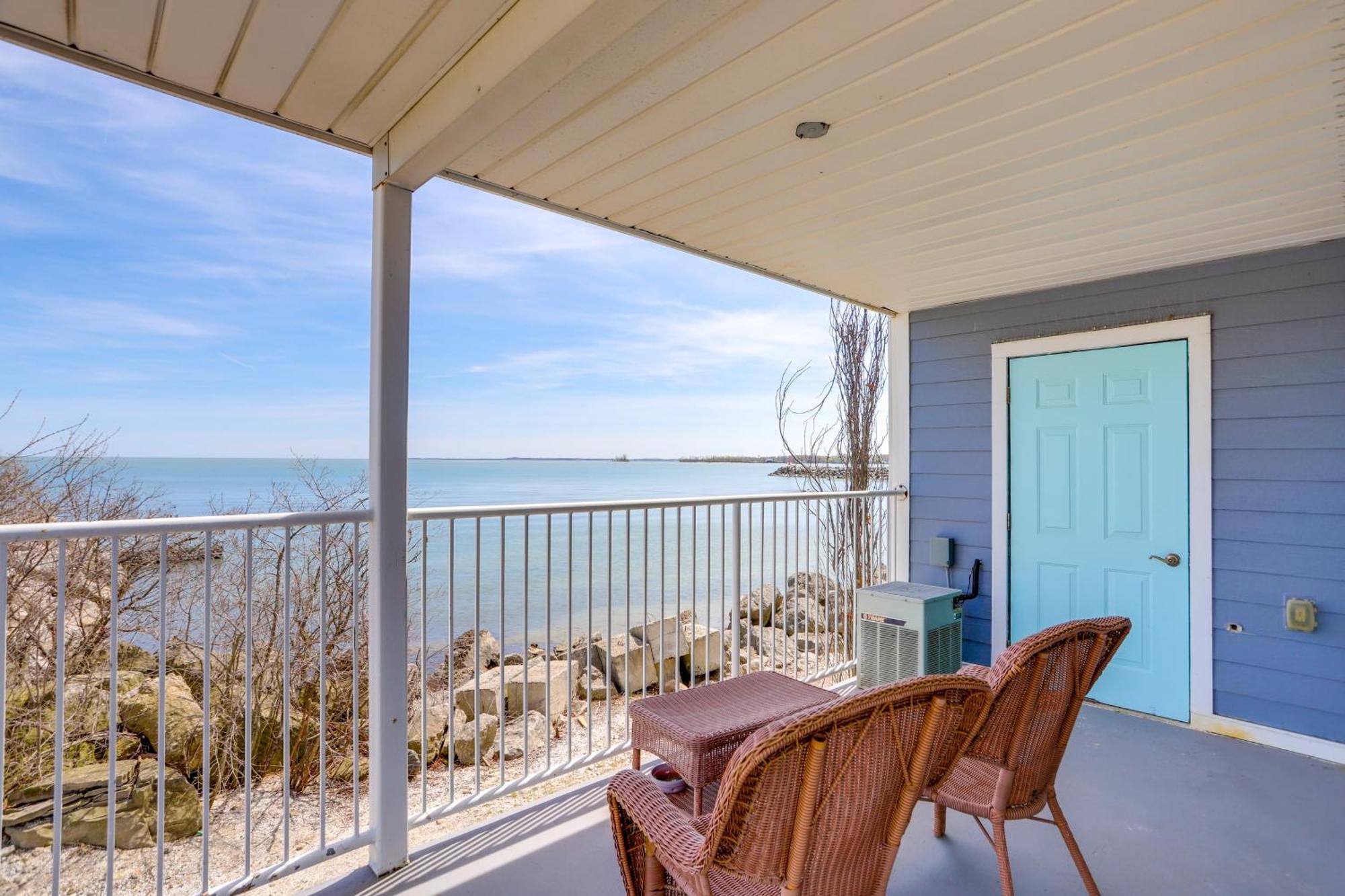 Appartement Waterfront Bass Island Retreat With Balcony And Tv à Put-in-Bay Extérieur photo